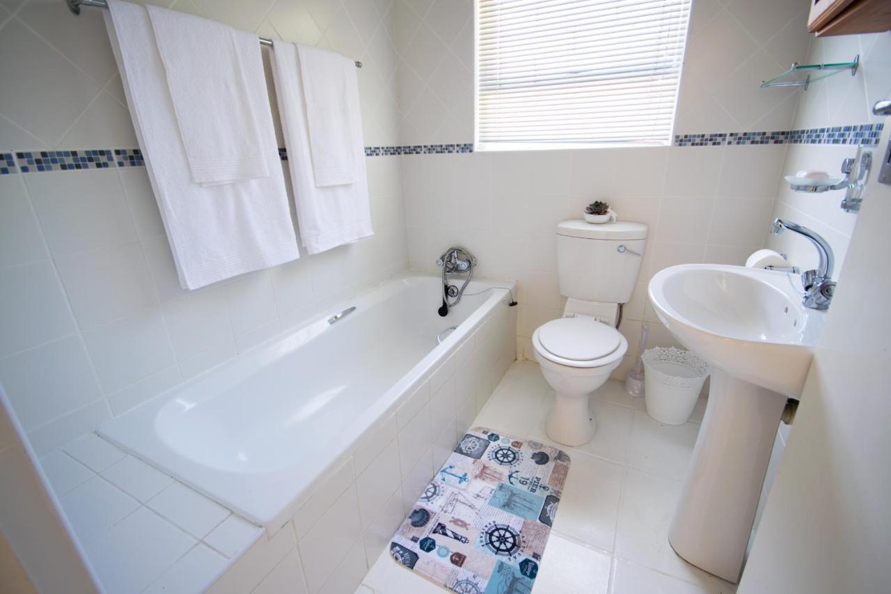 Apartamento Leisure By The Sea Kleinmond Exterior foto